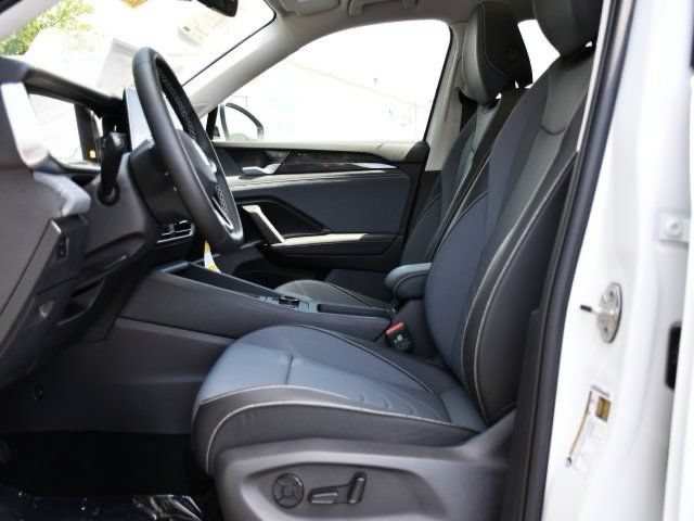 New 2026 Volkswagen Tiguan SE AWD/4WD image 12