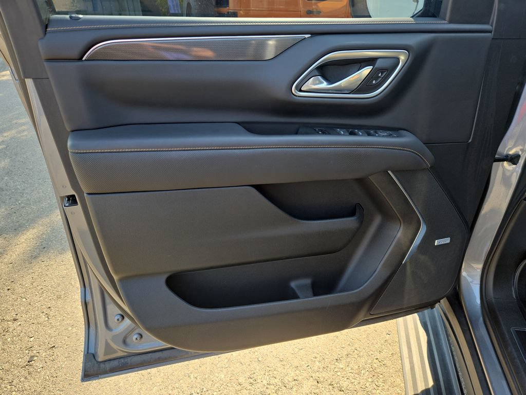 Used 2021 GMC Yukon AT4 w/ AT4 Premium Package AWD/4WD image 12