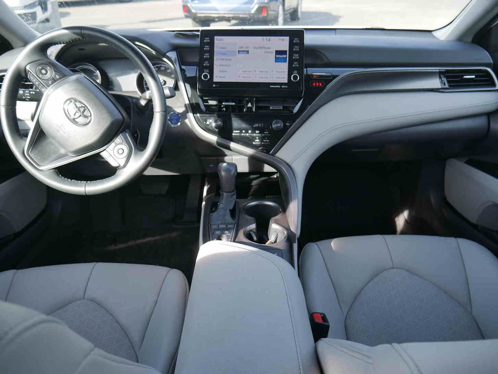 Used 2023 Toyota Camry XSE w/ Cold Weather Package image 5