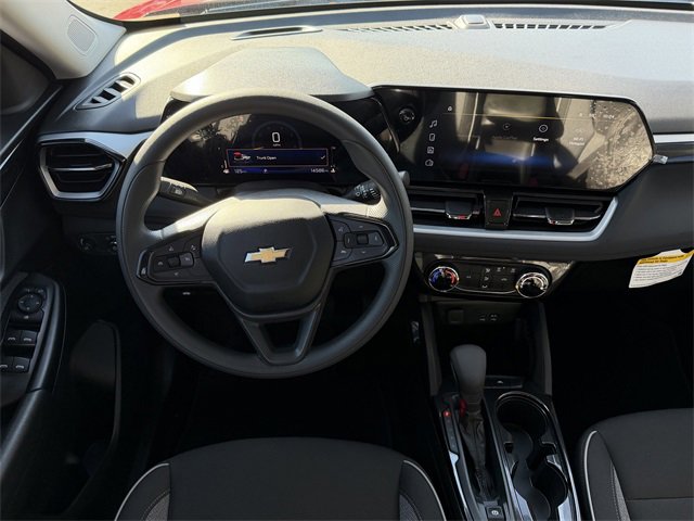 Used 2025 Chevrolet TrailBlazer LT w/ Driver Confidence Package image 10