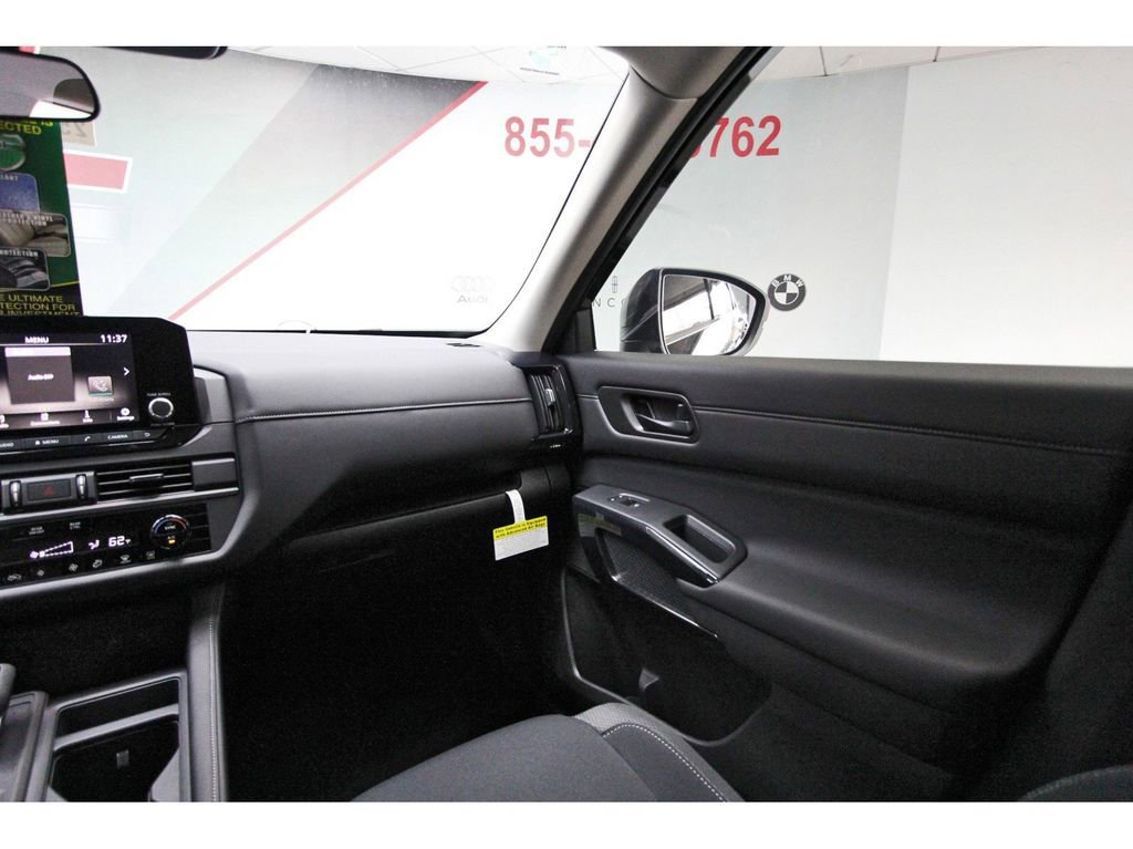 New 2025 Nissan Pathfinder S FWD image 10