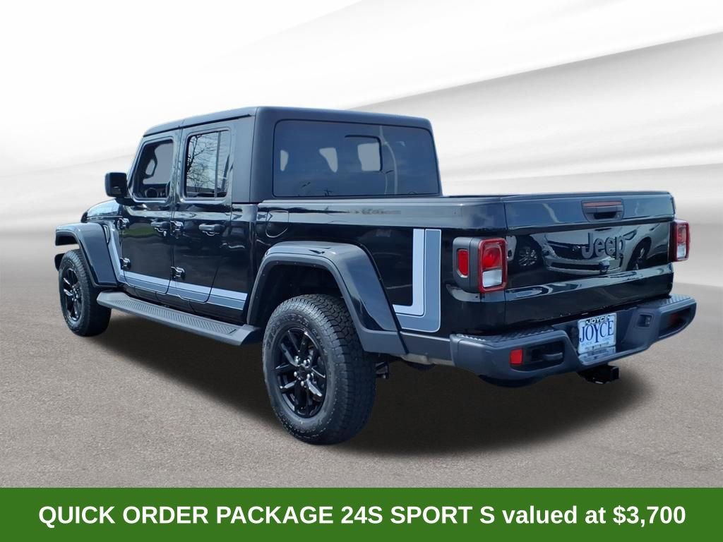 Used 2023 Jeep Gladiator Sport AWD/4WD image 3