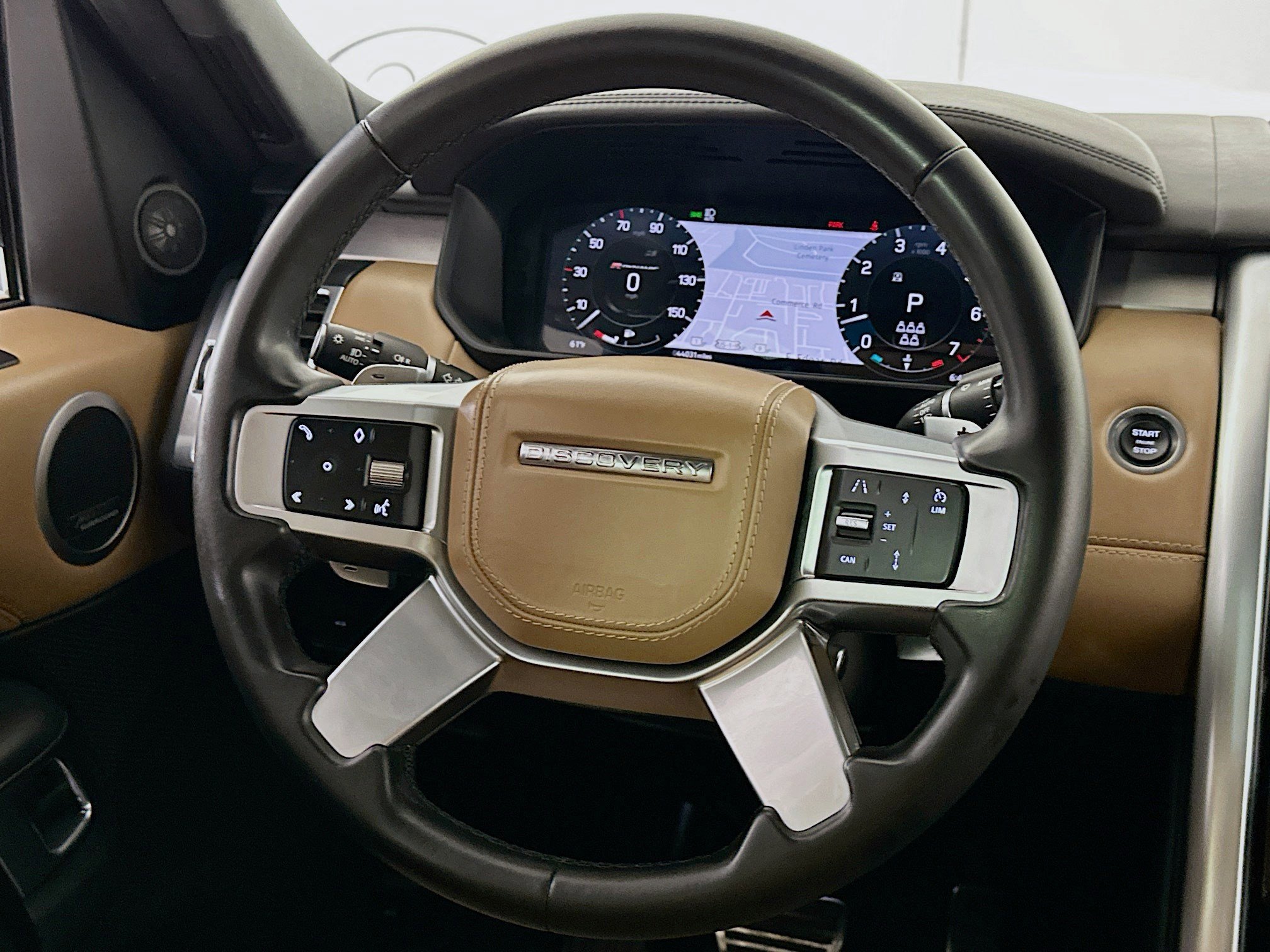 Used 2023 Land Rover Discovery HSE R-Dynamic image 8