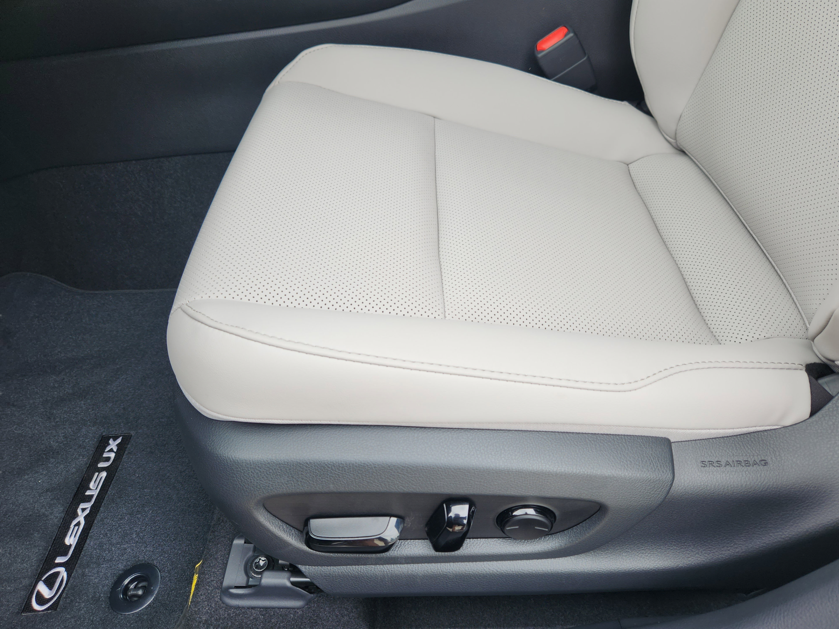 New 2026 Lexus UX 300h FWD w/ Accessory Package (Z1) image 8