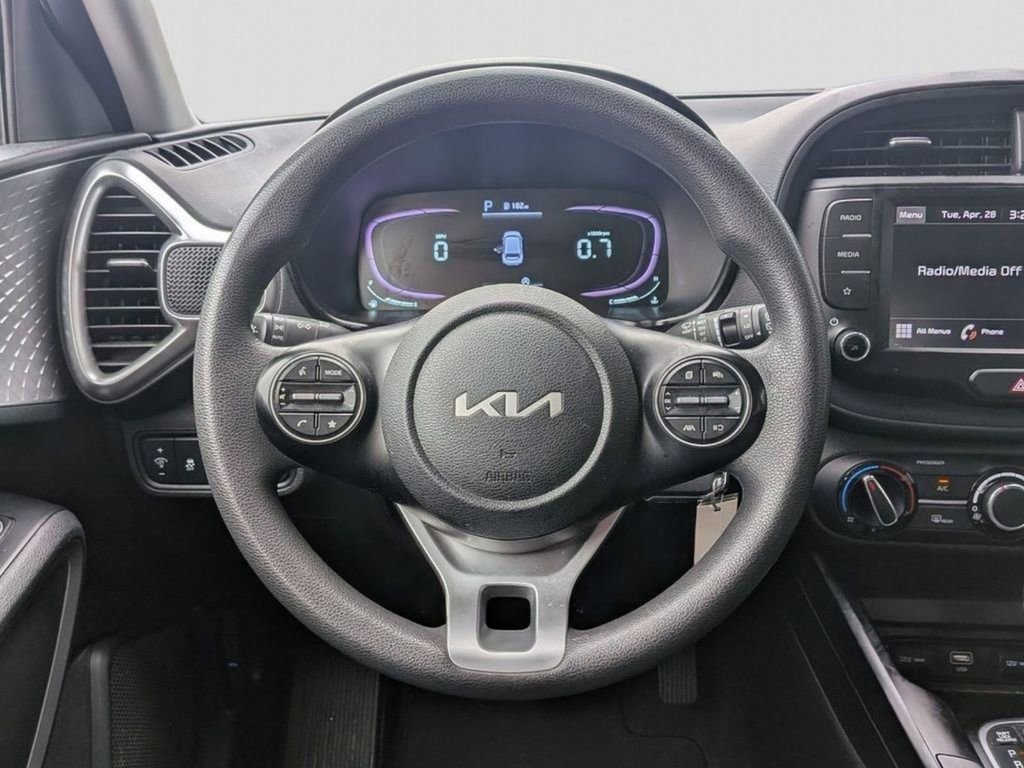 Used 2023 Kia Soul LX w/ LX Technology Package FWD image 13