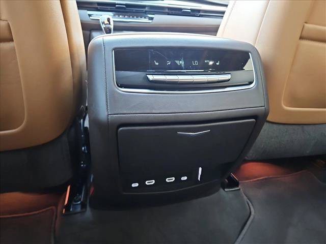 Used 2021 Cadillac Escalade Premium Luxury AWD/4WD image 19