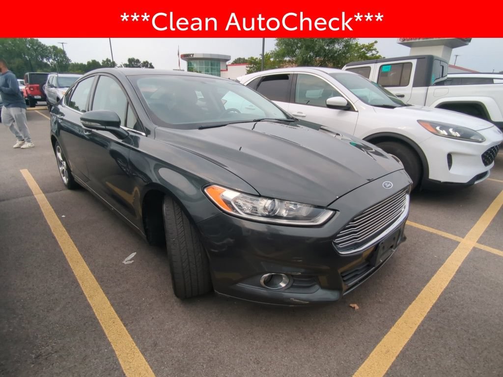 Used 2015 Ford Fusion SE w/ Equipment Group 201A FWD image 3
