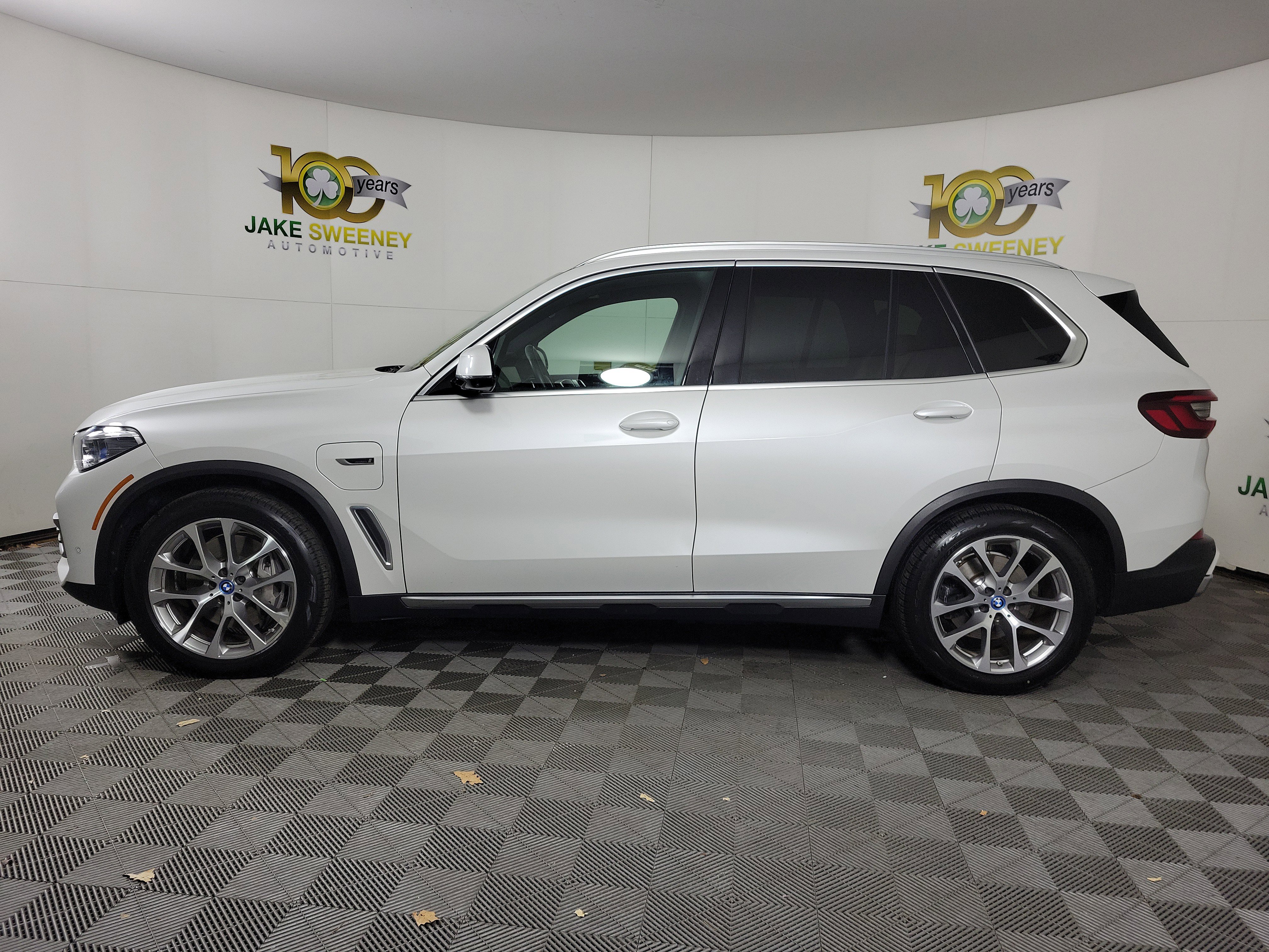 Certified 2022 BMW X5 xDrive45e w/ Executive Package image 4