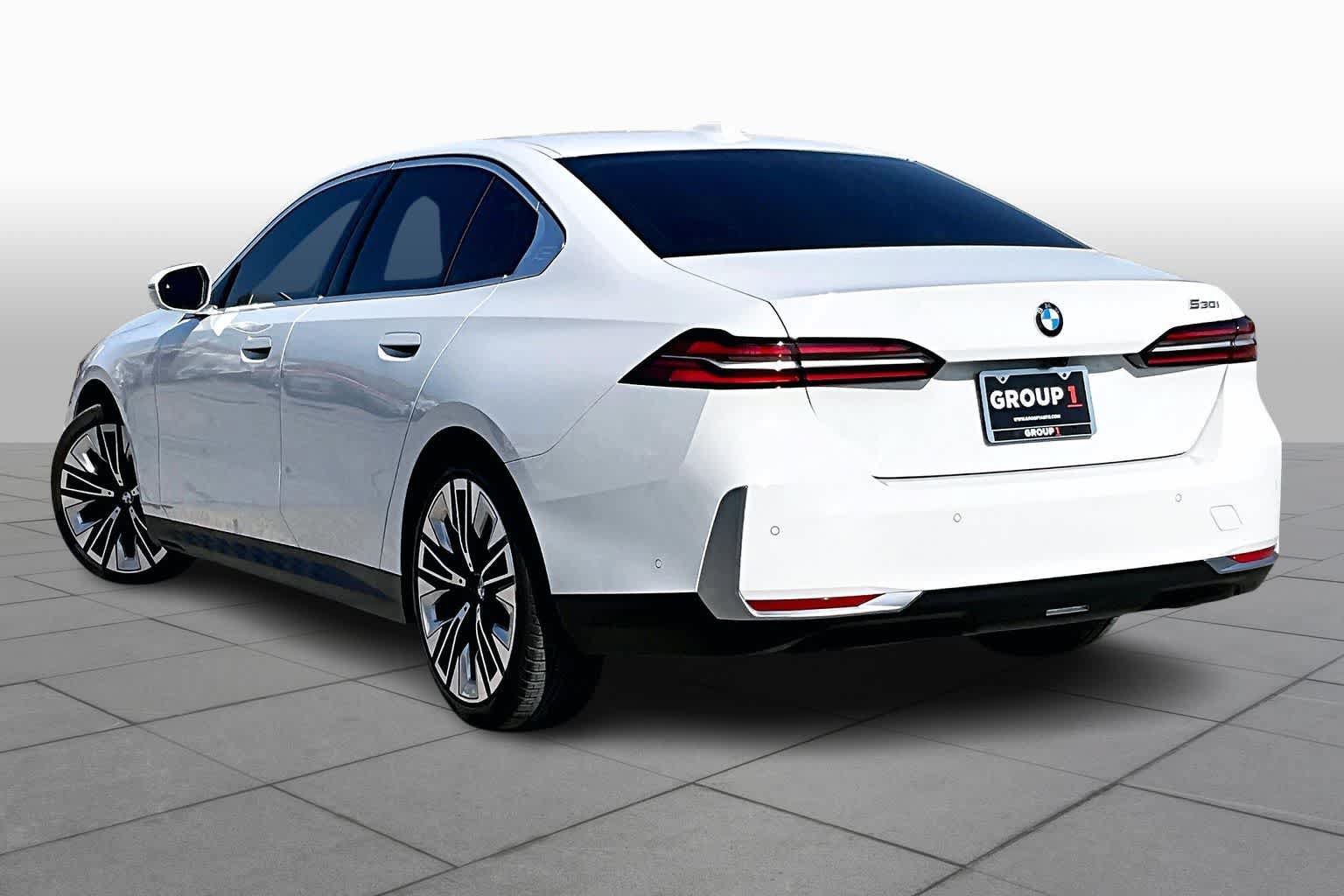 Used 2026 BMW 530i RWD image 11