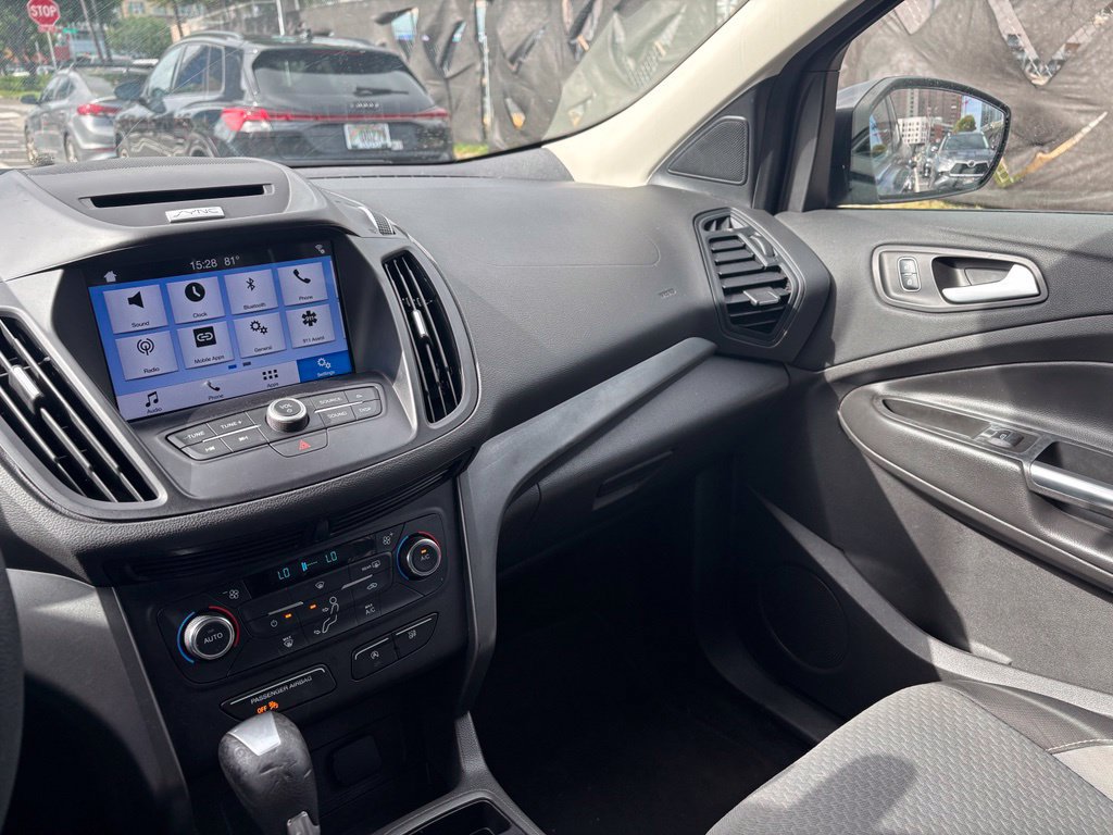 Used 2017 Ford Escape SE w/ Equipment Group 201A FWD image 18