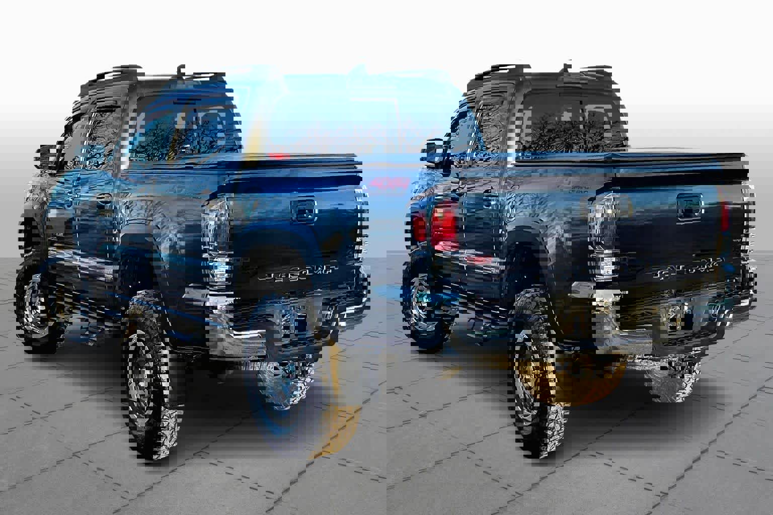 Used 2023 Toyota Tacoma TRD Off-Road image 12