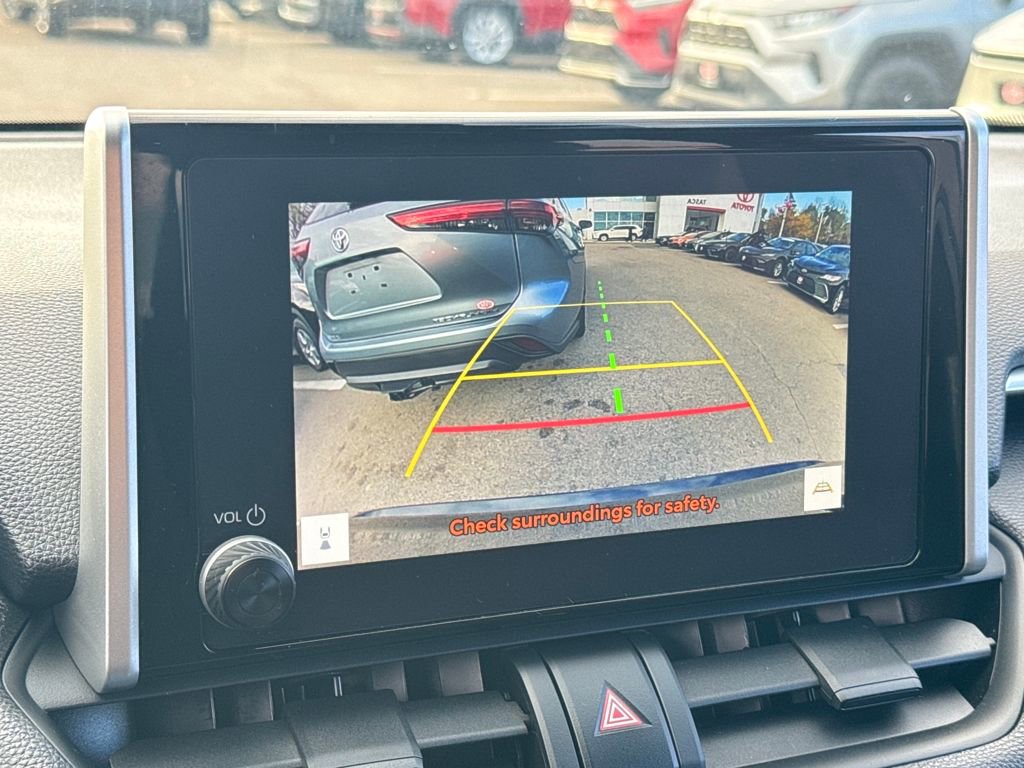 Used 2023 Toyota RAV4 SE image 21