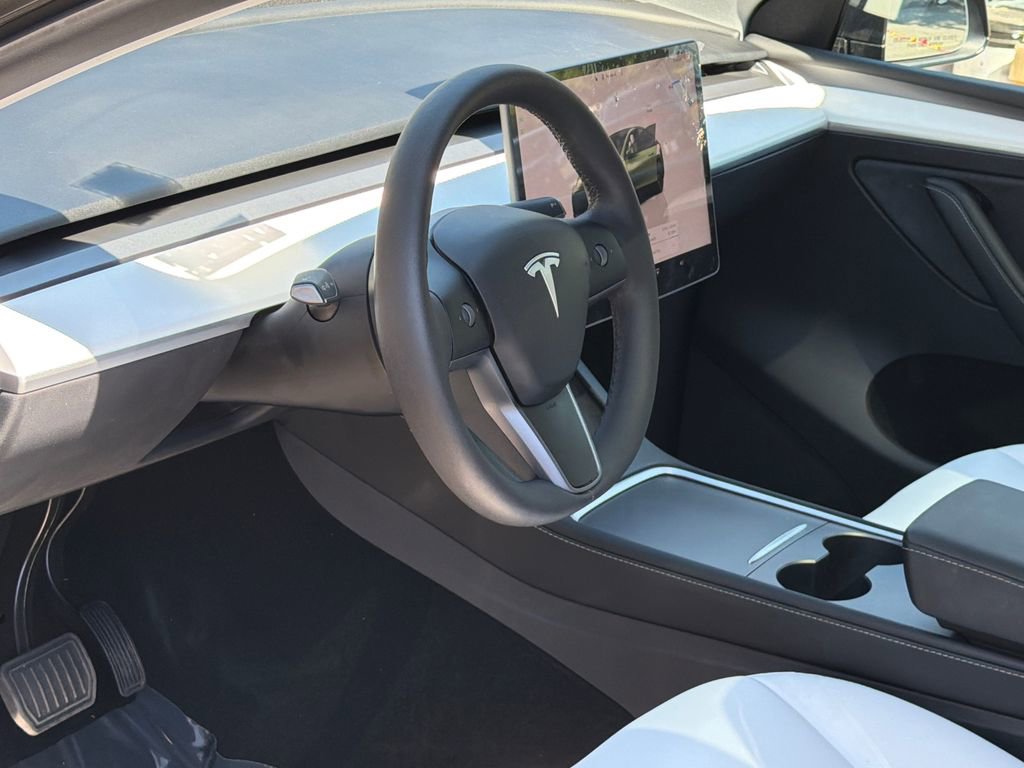 Used 2024 Tesla Model Y Long Range AWD/4WD image 12