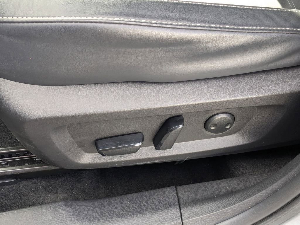 Used 2025 Mitsubishi Outlander SE image 14