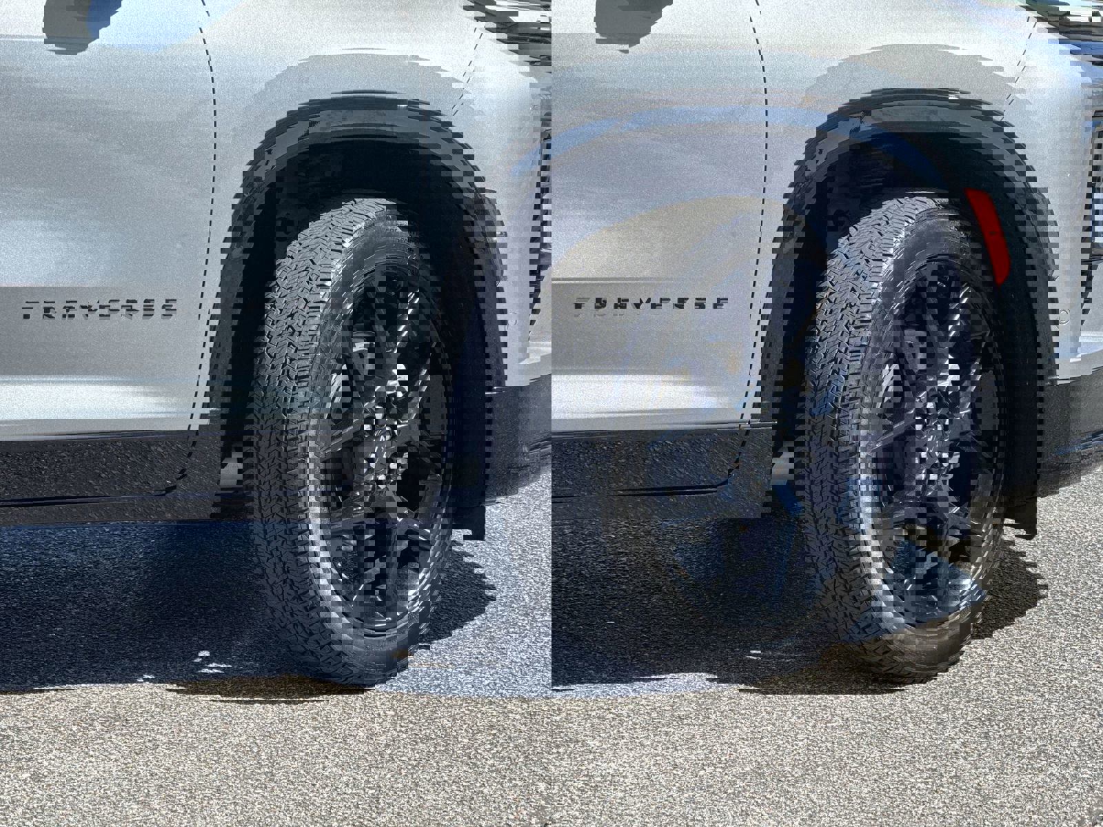 Used 2025 Chevrolet Traverse RS w/ LPO, Floor Liner Package image 12