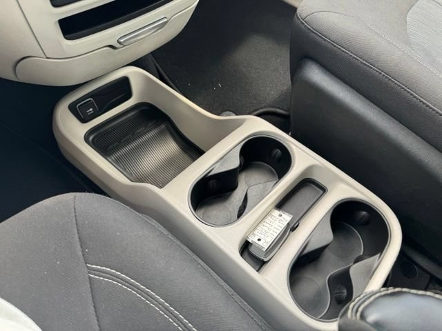 Used 2021 Chrysler Voyager LX FWD image 10