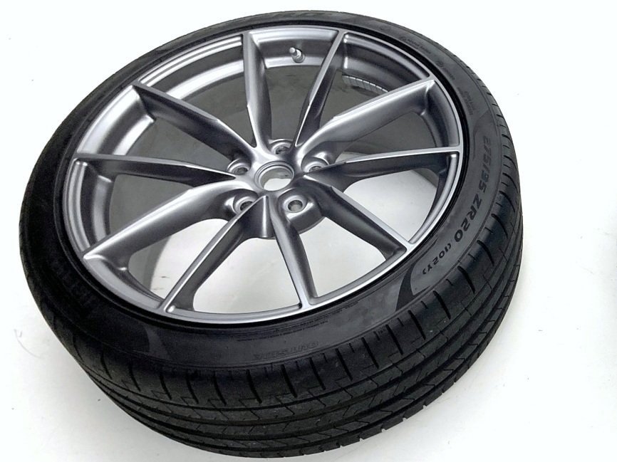 Used 2022 Ferrari 812 GTS image 36