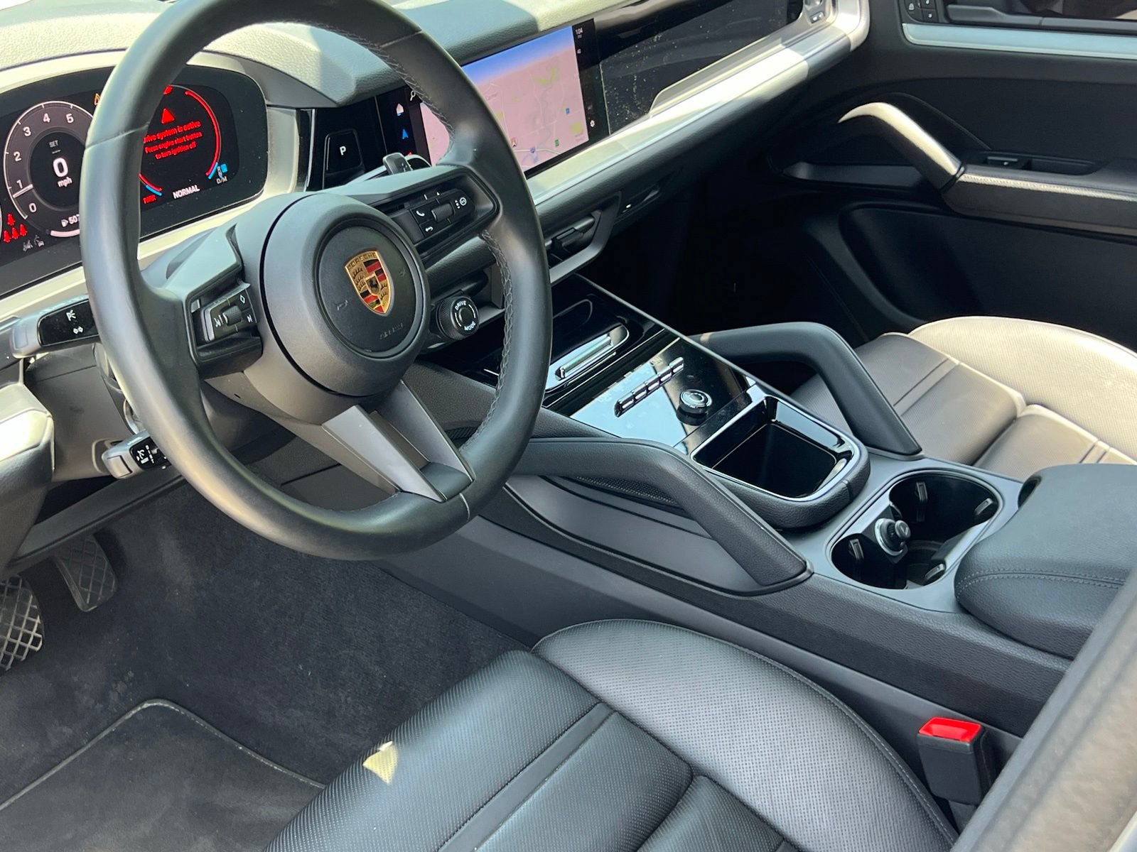 Certified 2024 Porsche Cayenne Coupe AWD/4WD image 4