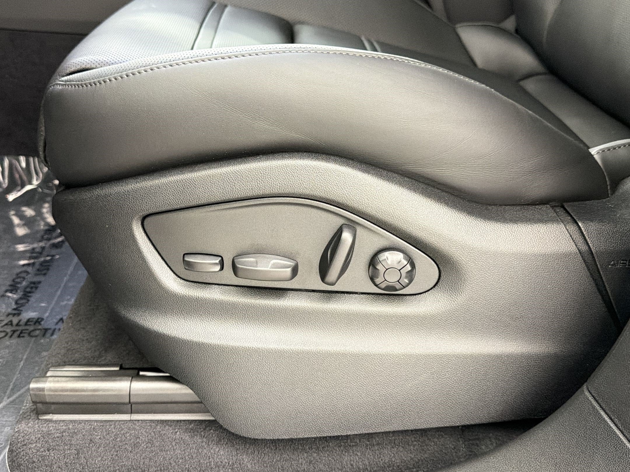 New 2026 Porsche Cayenne Coupe AWD/4WD image 14