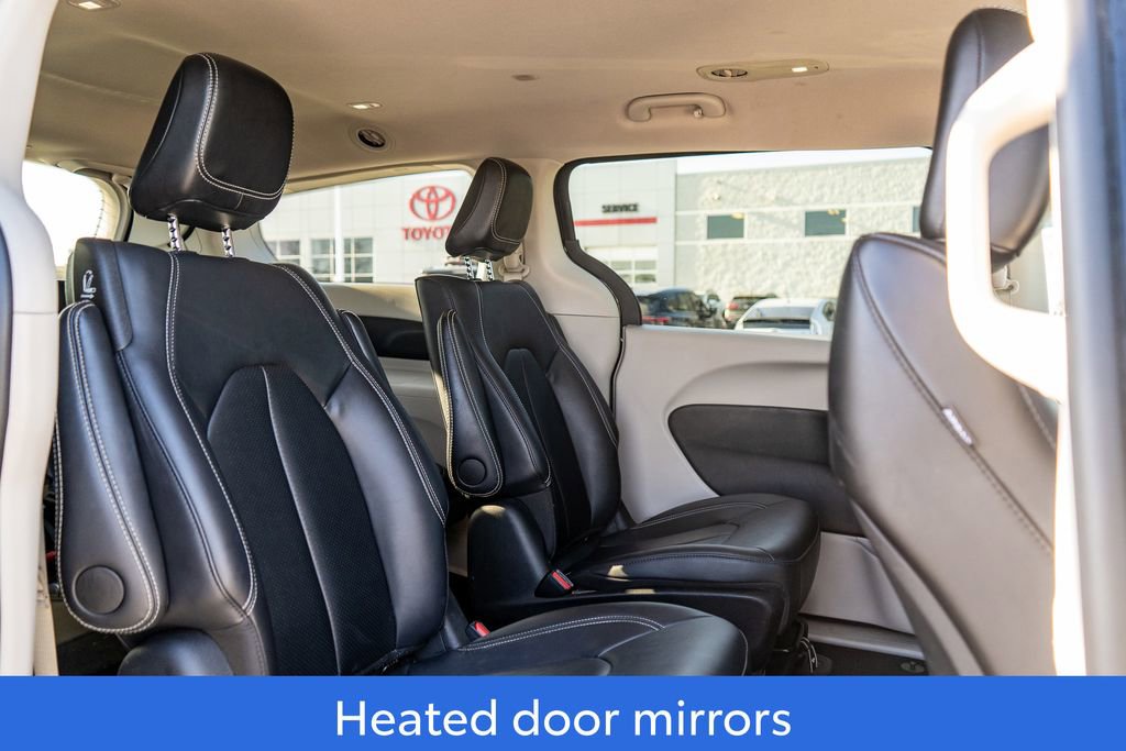 Used 2024 Chrysler Pacifica Select image 15