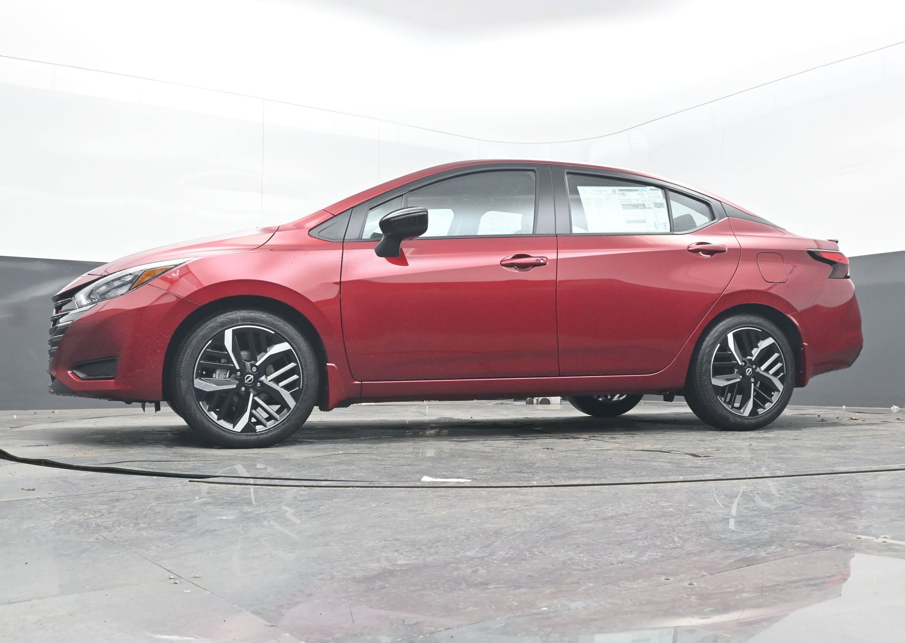 New 2025 Nissan Versa SR image 25