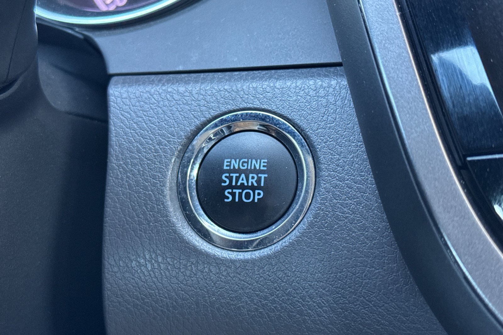 Certified 2019 Toyota Camry SE w/ Convenience Package FWD image 26