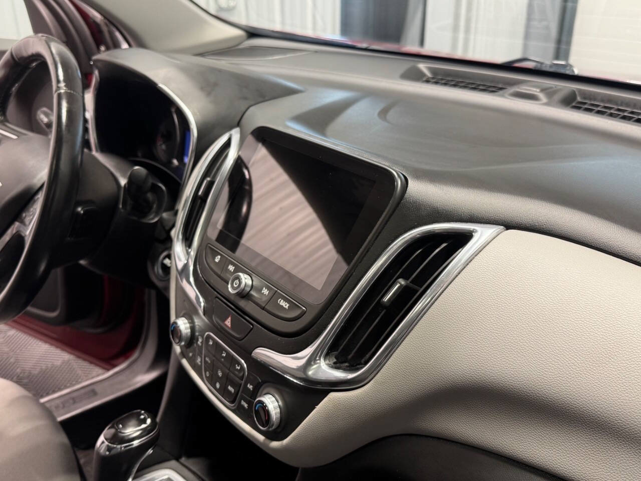 Used 2019 Chevrolet Equinox LT w/ LT True North Edition AWD/4WD image 23