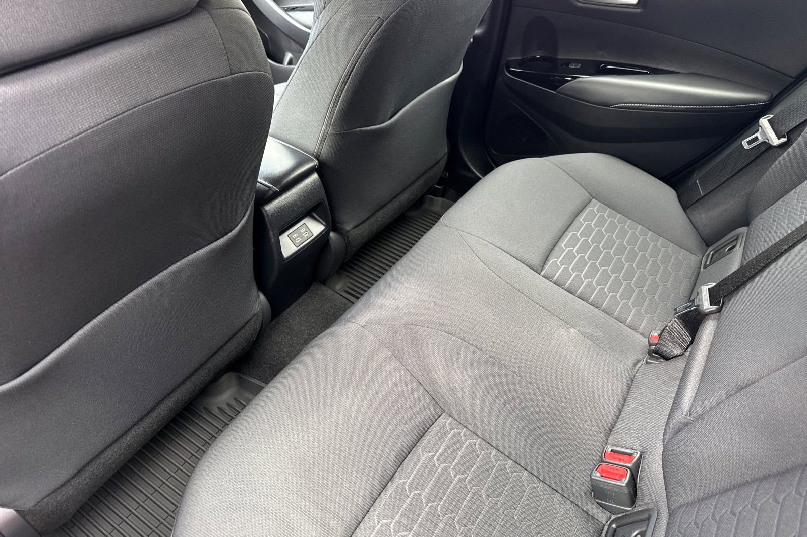 Used 2026 Toyota Corolla SE FWD image 12