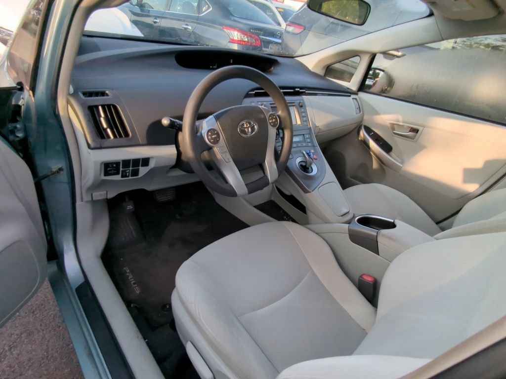 Used 2014 Toyota Prius Three FWD image 7