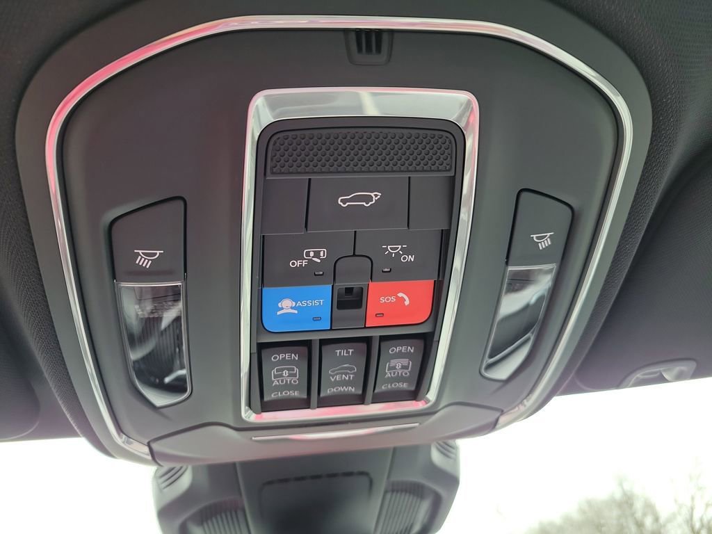 New 2026 Jeep Cherokee Overland image 18