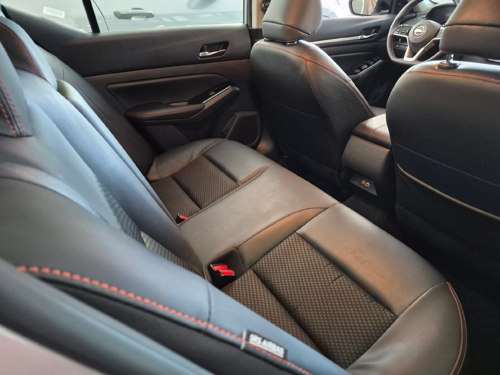 Used 2025 Nissan Altima 2.5 SR FWD image 28