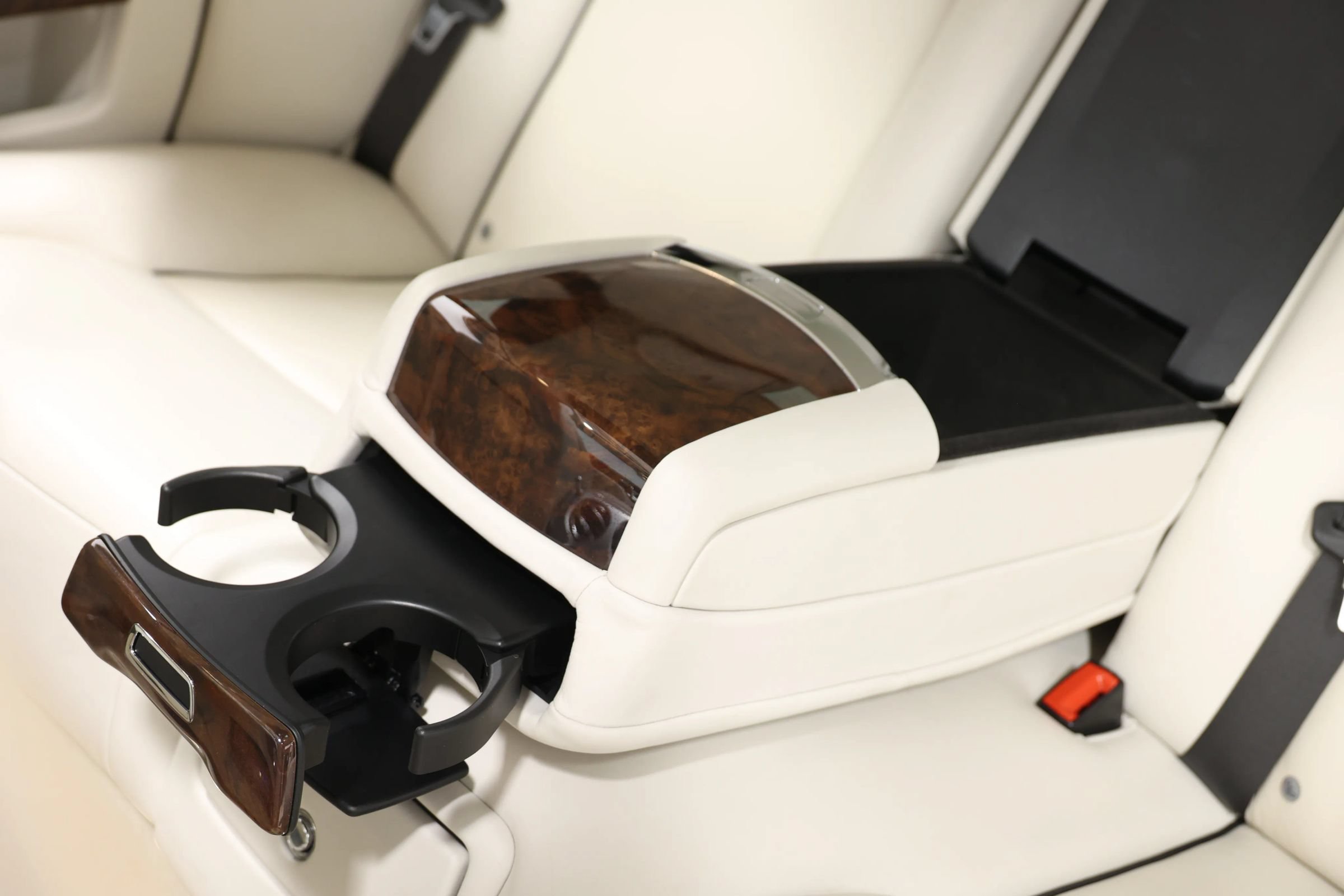 Used 2017 Rolls-Royce Ghost RWD image 67