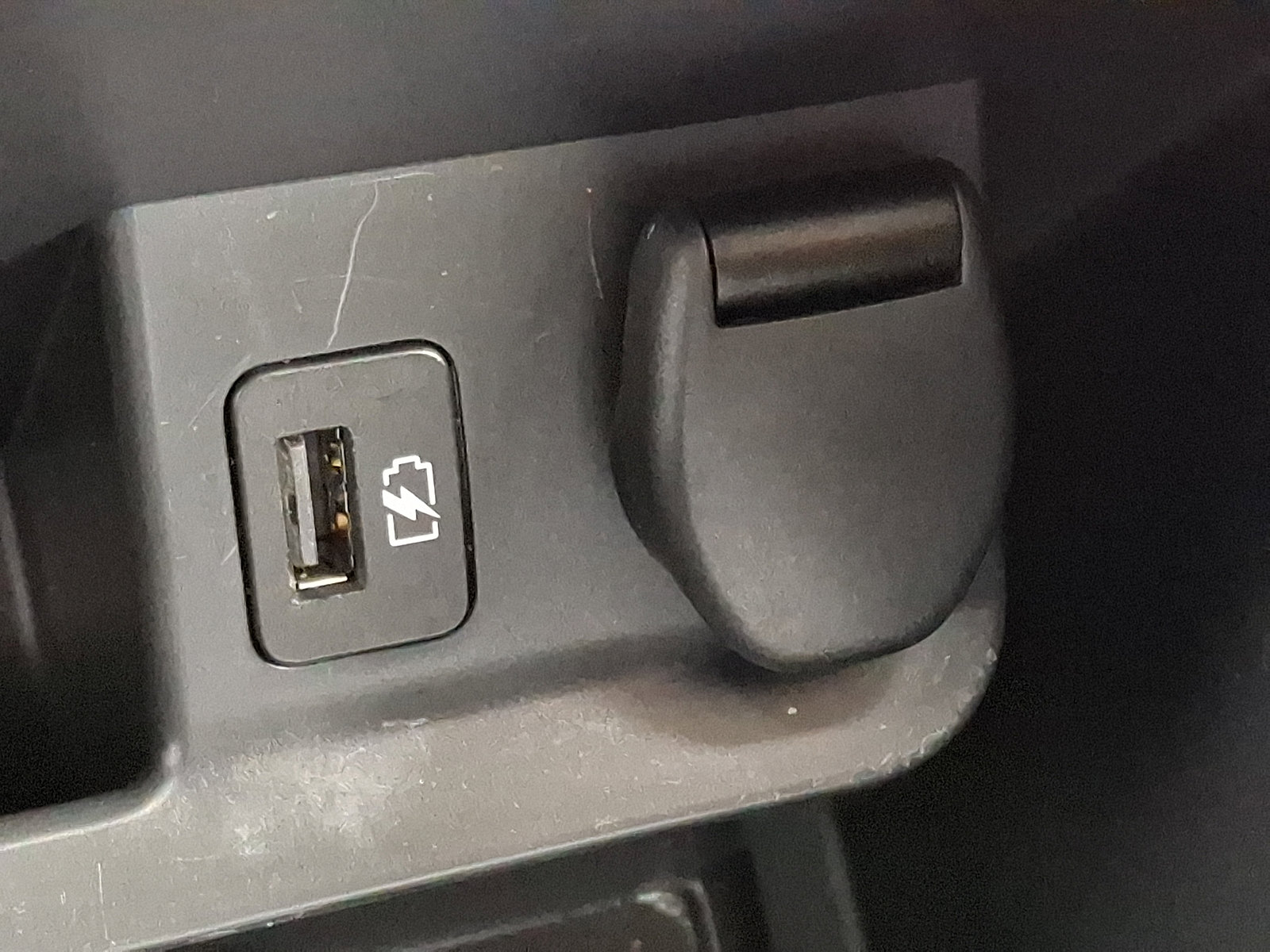 Used 2020 Nissan Rogue Sport S image 25