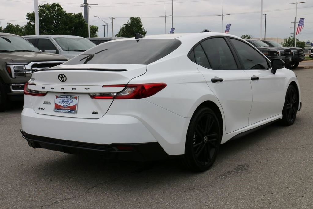 Used 2026 Toyota Camry Hybrid w/ Convenience Package FWD image 5
