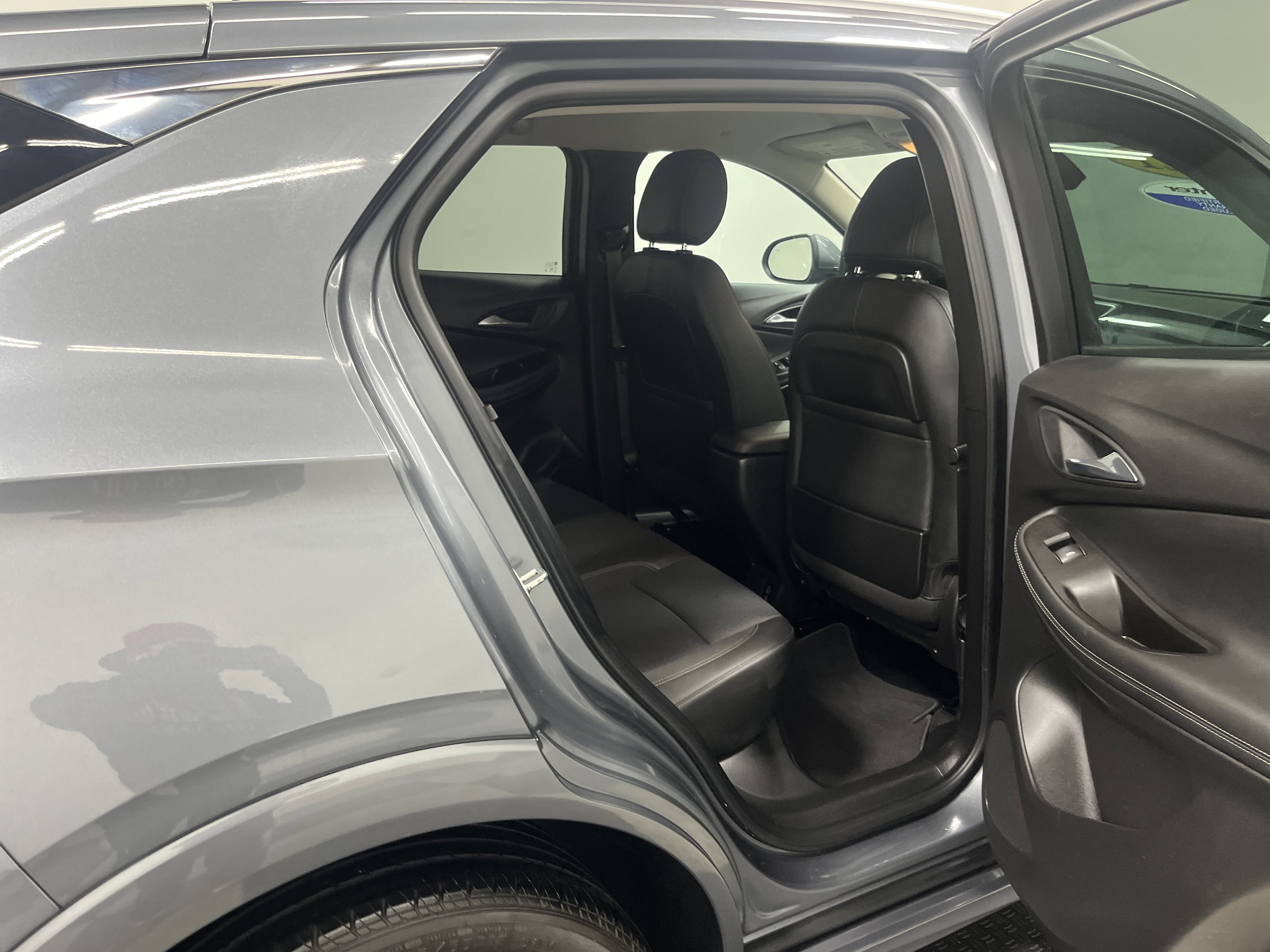 Used 2021 Buick Encore GX Select w/ Sport Touring Package image 21