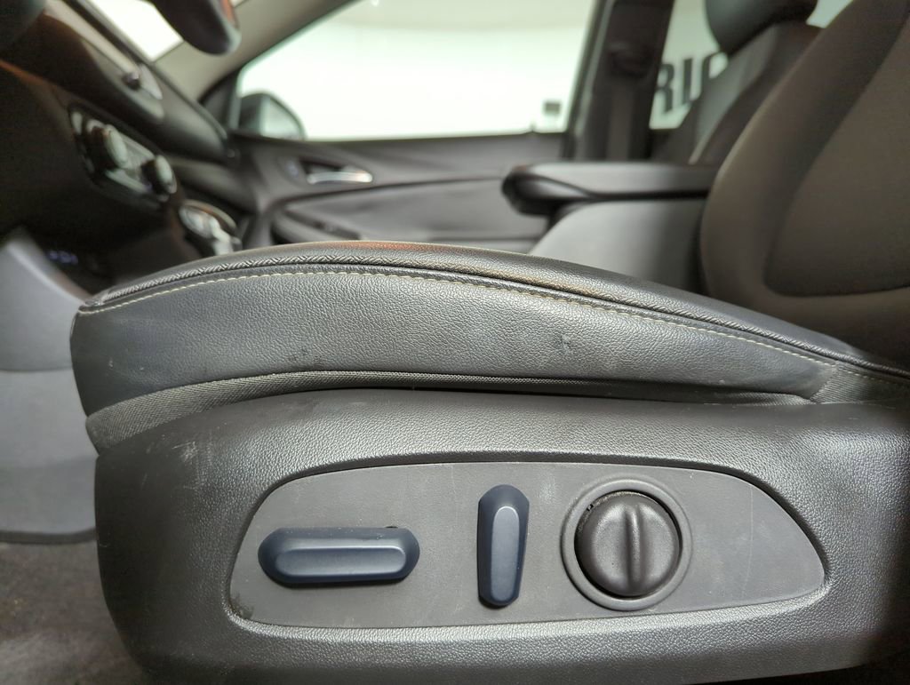 Used 2023 Buick Encore GX Select image 25