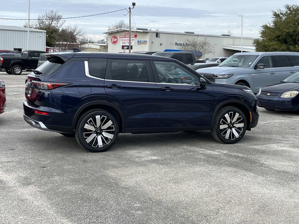 New 2026 Mitsubishi Outlander SE FWD image 6
