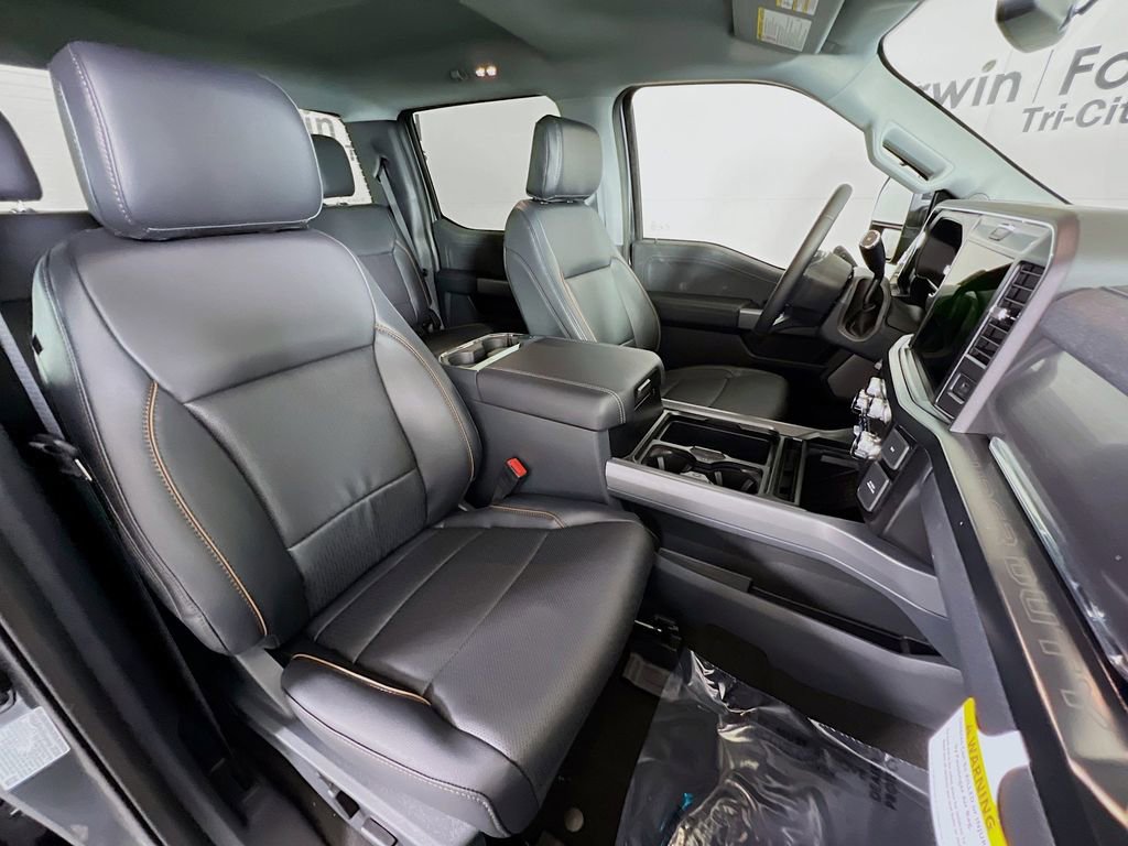 New 2026 Ford F350 Lariat w/ Black Appearance Package image 17