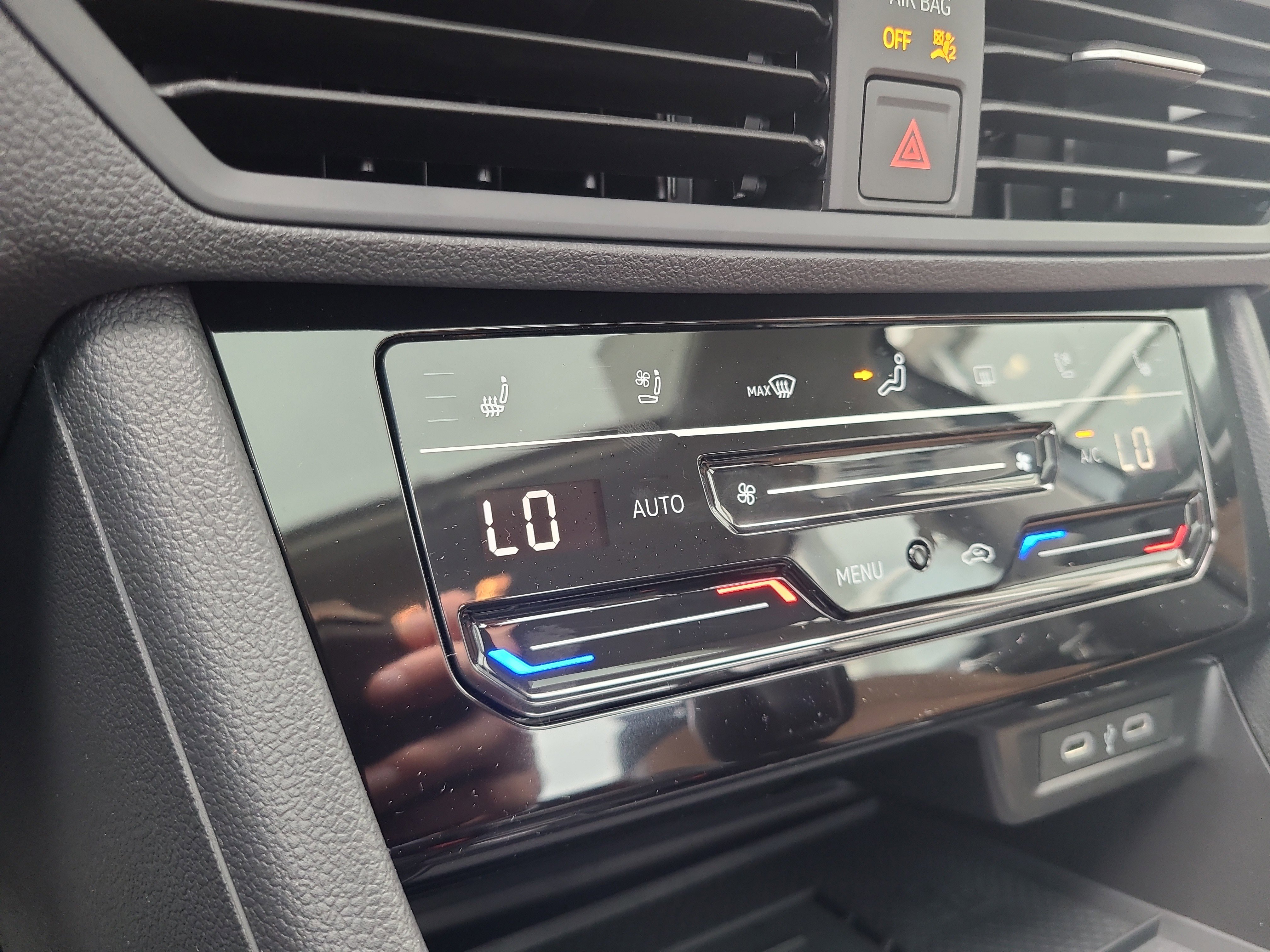 New 2025 Volkswagen Jetta SEL image 22