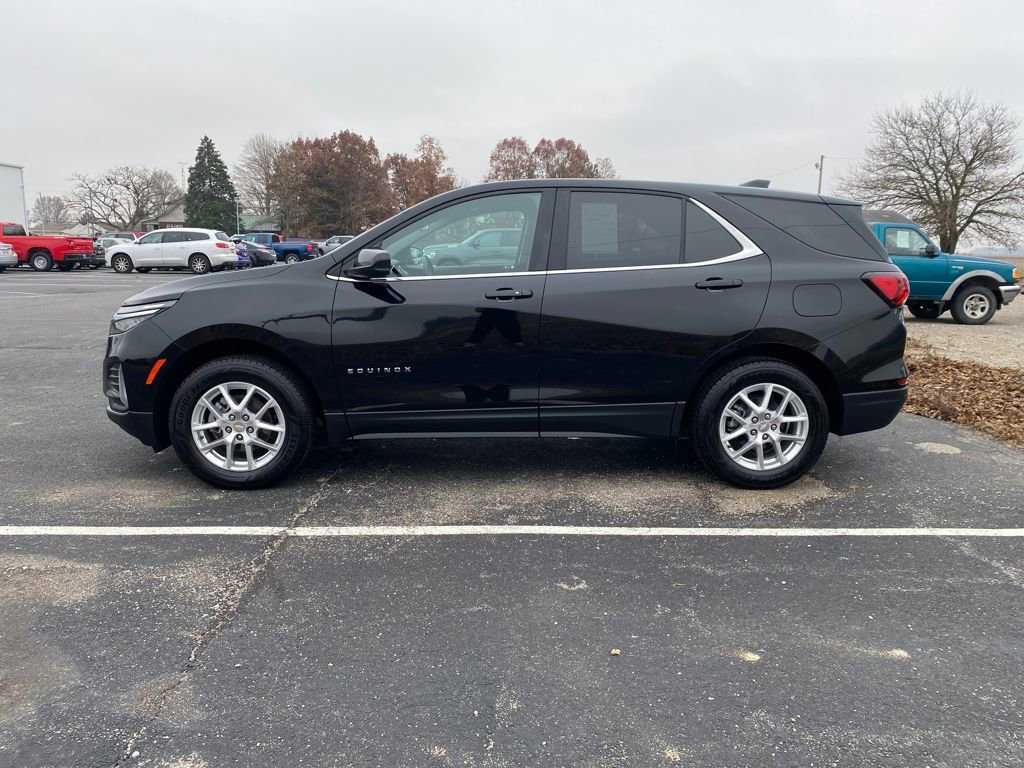 Used 2023 Chevrolet Equinox LT w/ Driver Convenience Package image 4