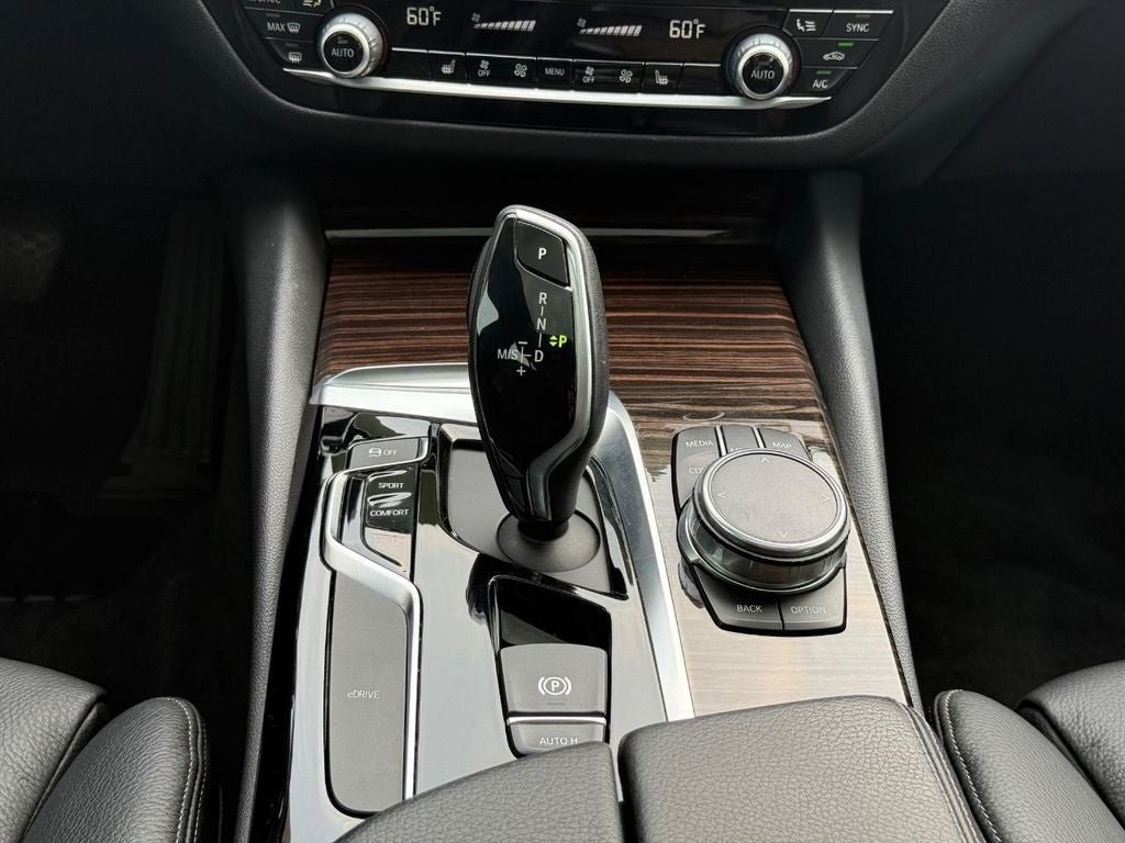 Used 2018 BMW 530e xDrive AWD/4WD image 12