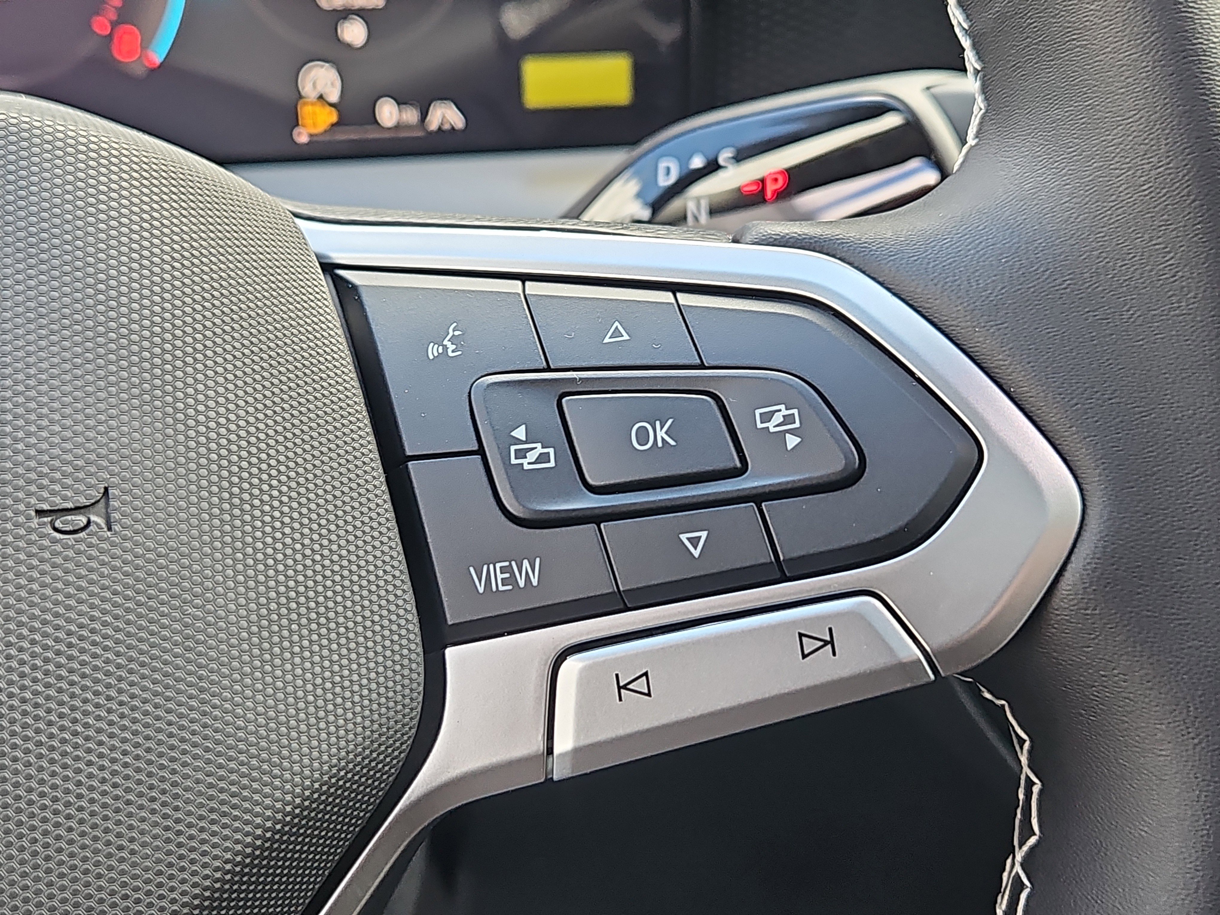 New 2026 Volkswagen Tiguan SE image 14