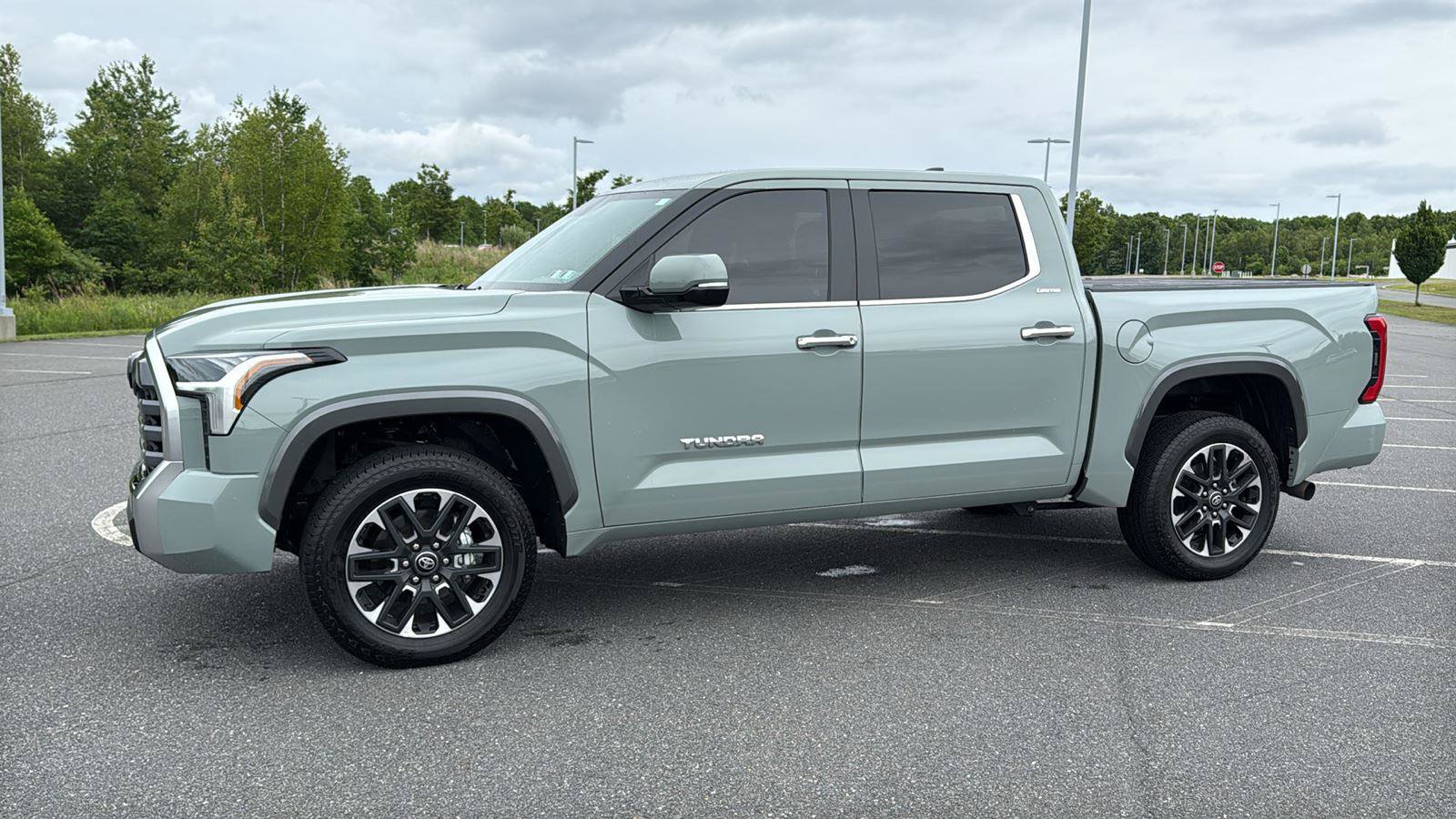 Used 2026 Toyota Tundra Limited AWD/4WD image 13
