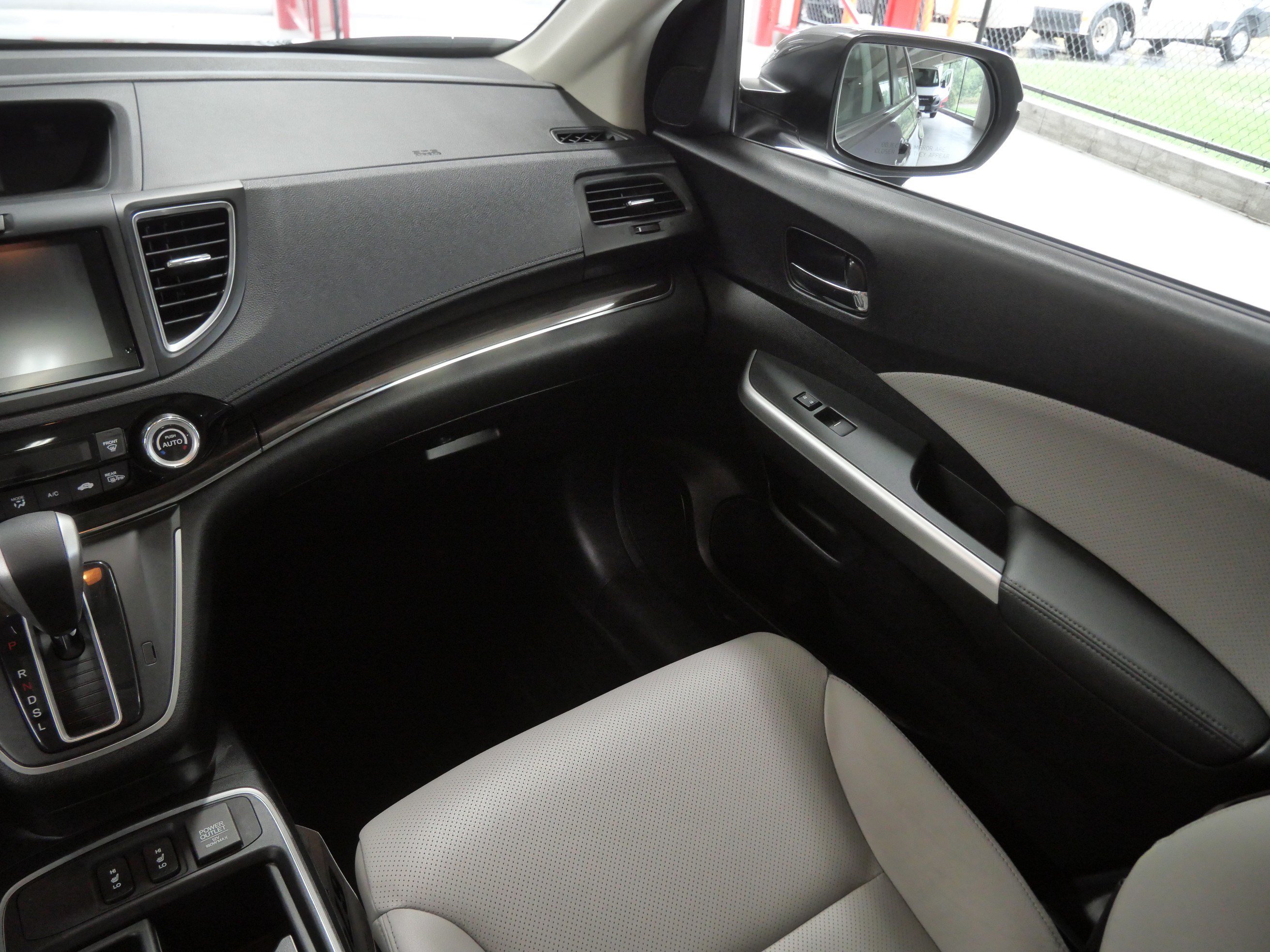 Used 2015 Honda CR-V Touring image 11