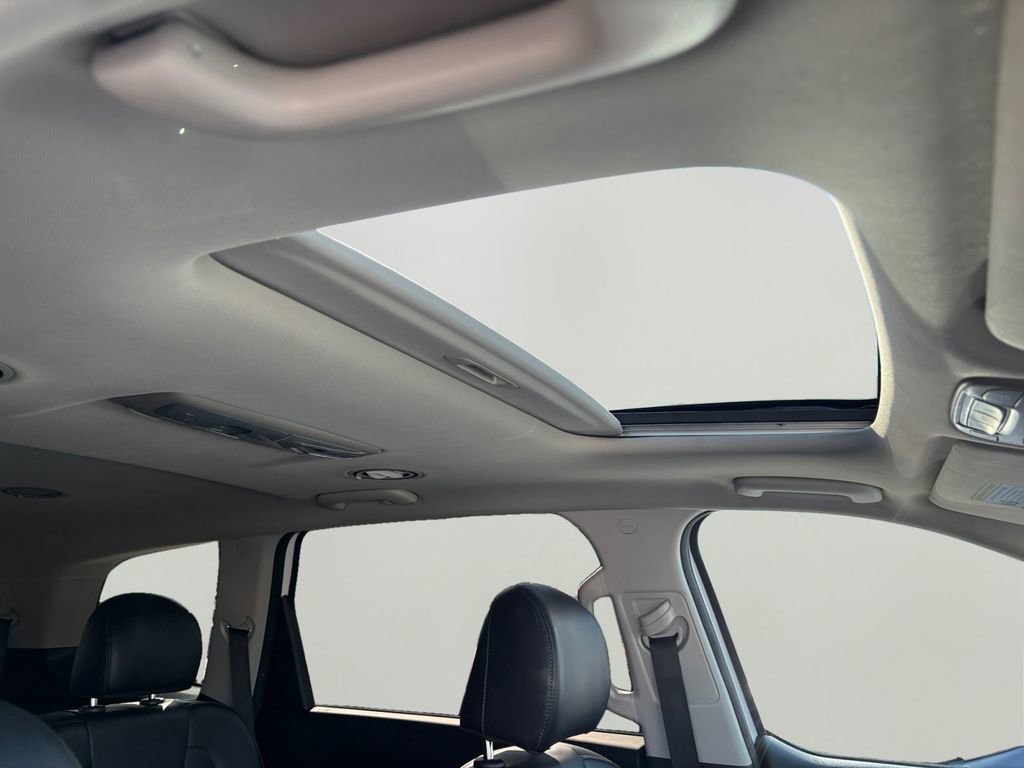 Used 2022 Kia Telluride S image 9