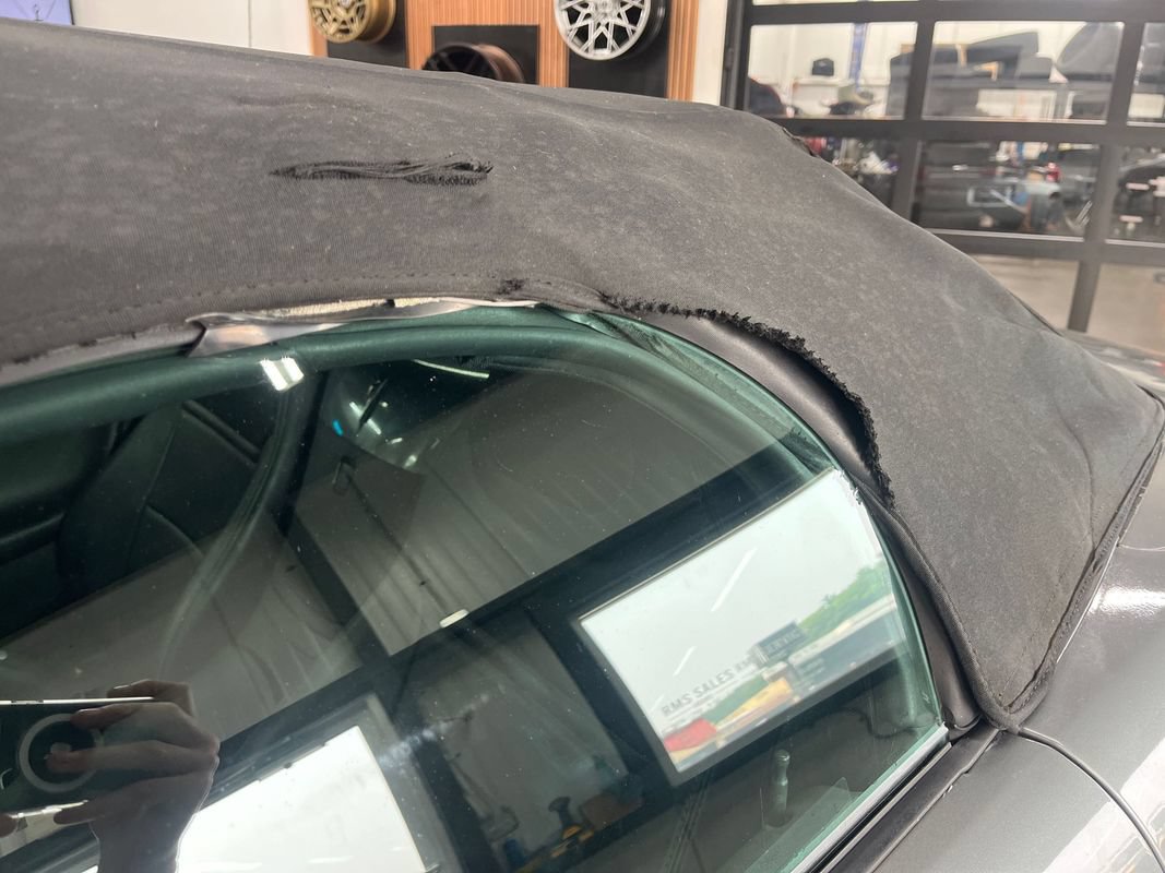 Used 2007 Pontiac Solstice Convertible w/ Premium Package RWD image 28