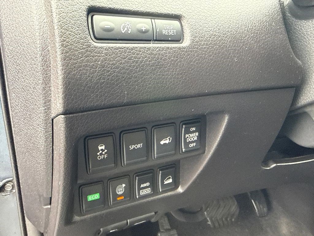 Used 2016 Nissan Rogue SL w/ SL Premium Package image 22