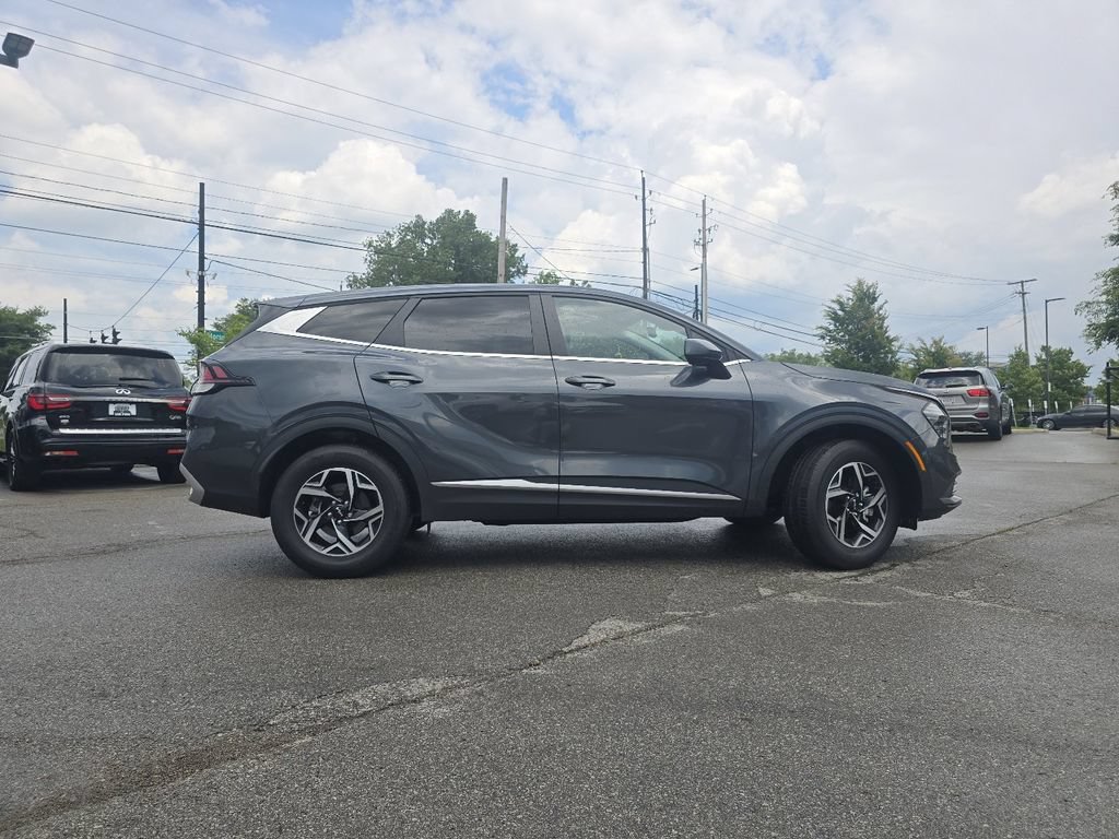 Used 2024 Kia Sportage LX AWD/4WD image 15