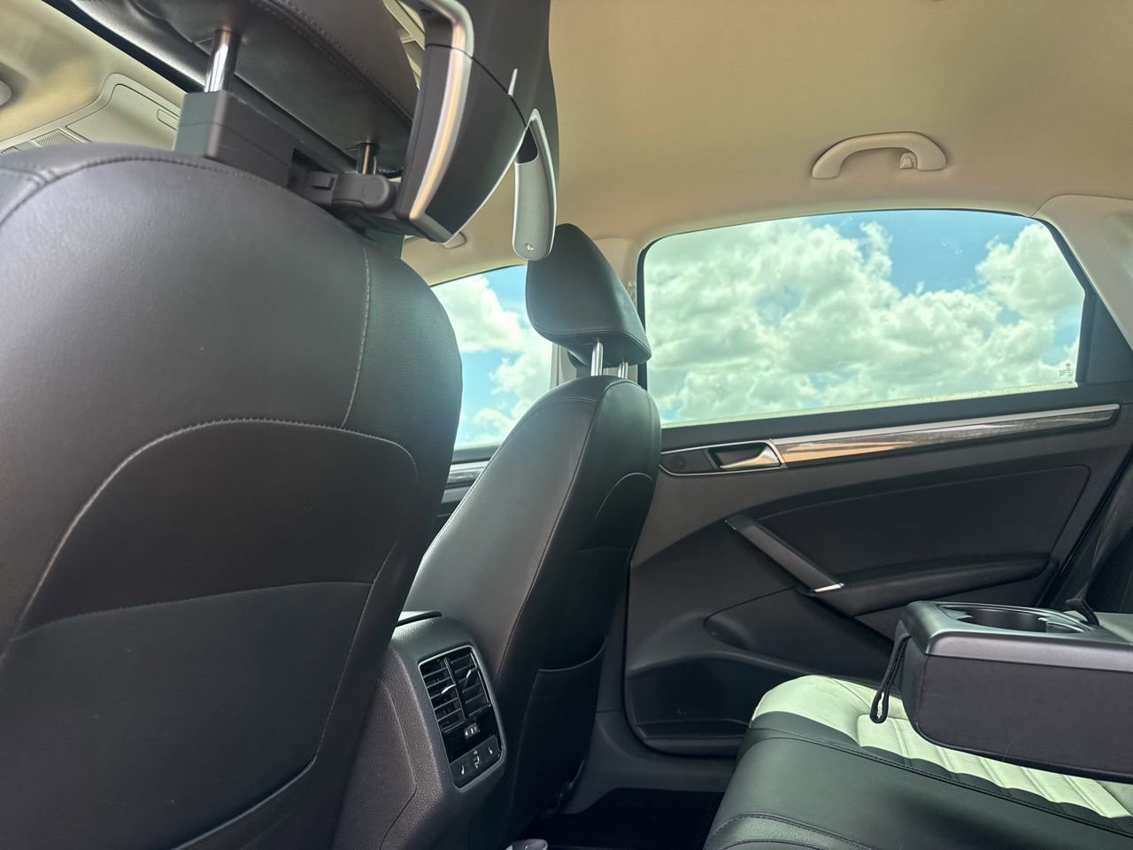 Used 2018 Volkswagen Passat 3.6 SEL Premium image 33