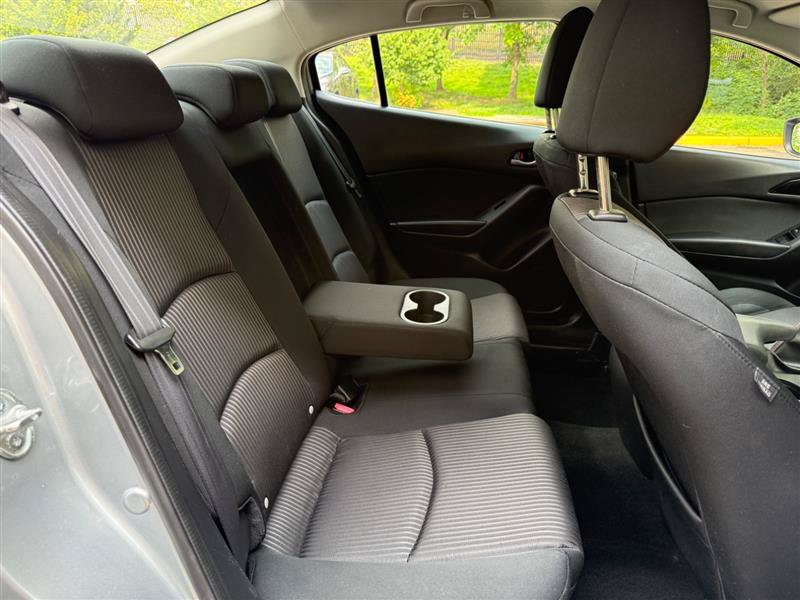 Used 2014 MAZDA MAZDA3 i Touring w/ Technology Package FWD image 29